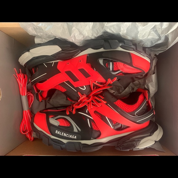 Balenciaga‘s track Sneaker - Picture 8 of 9